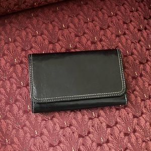 Trifold leather wallet